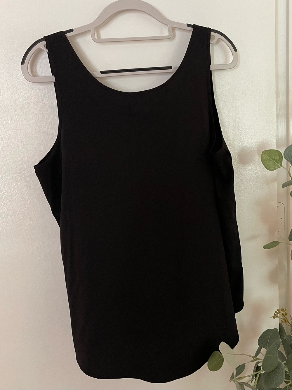 Time and Tru Black Scoop Neck Tank Top
